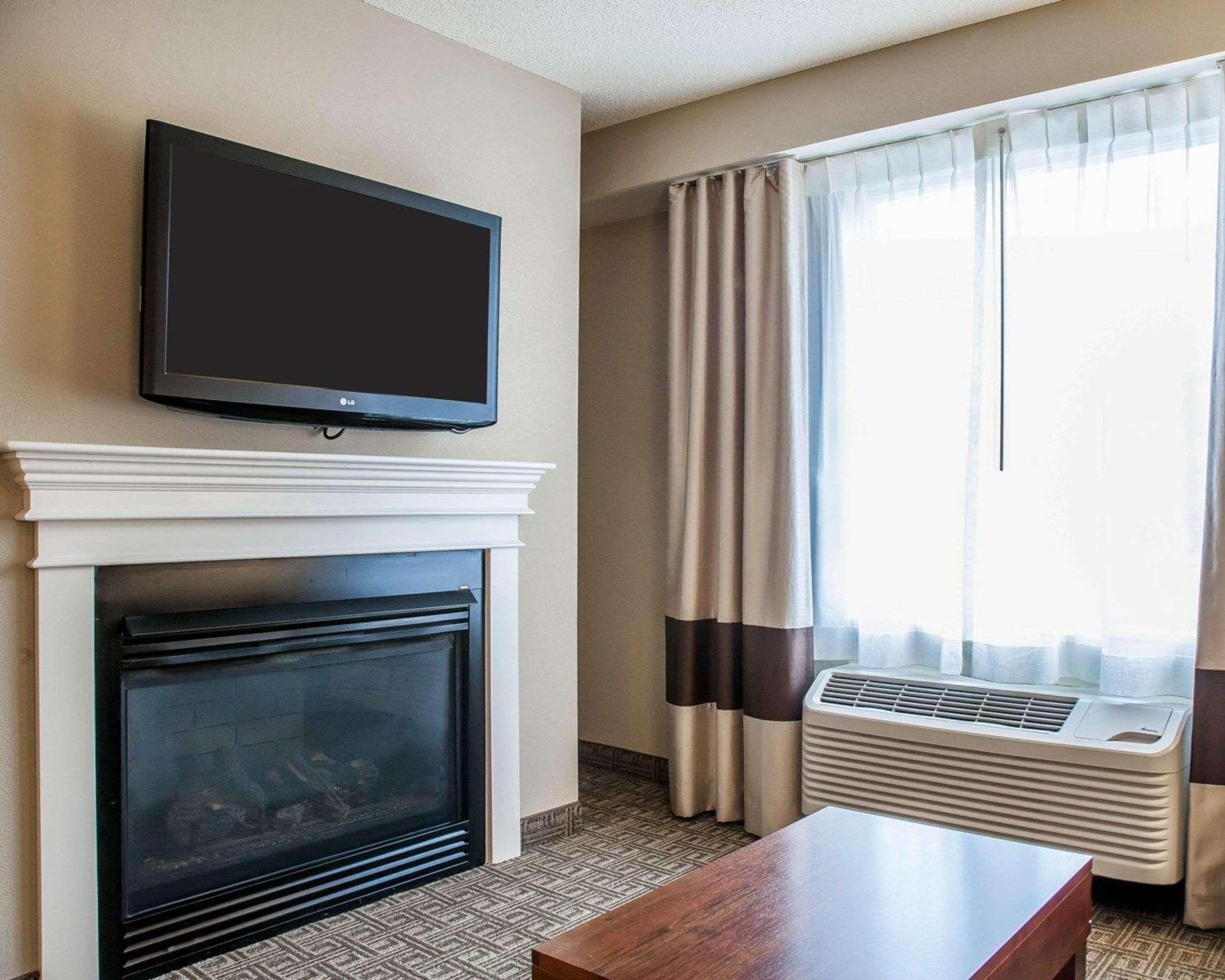 Comfort Inn & Suites Sturbridge-Brimfield المظهر الخارجي الصورة