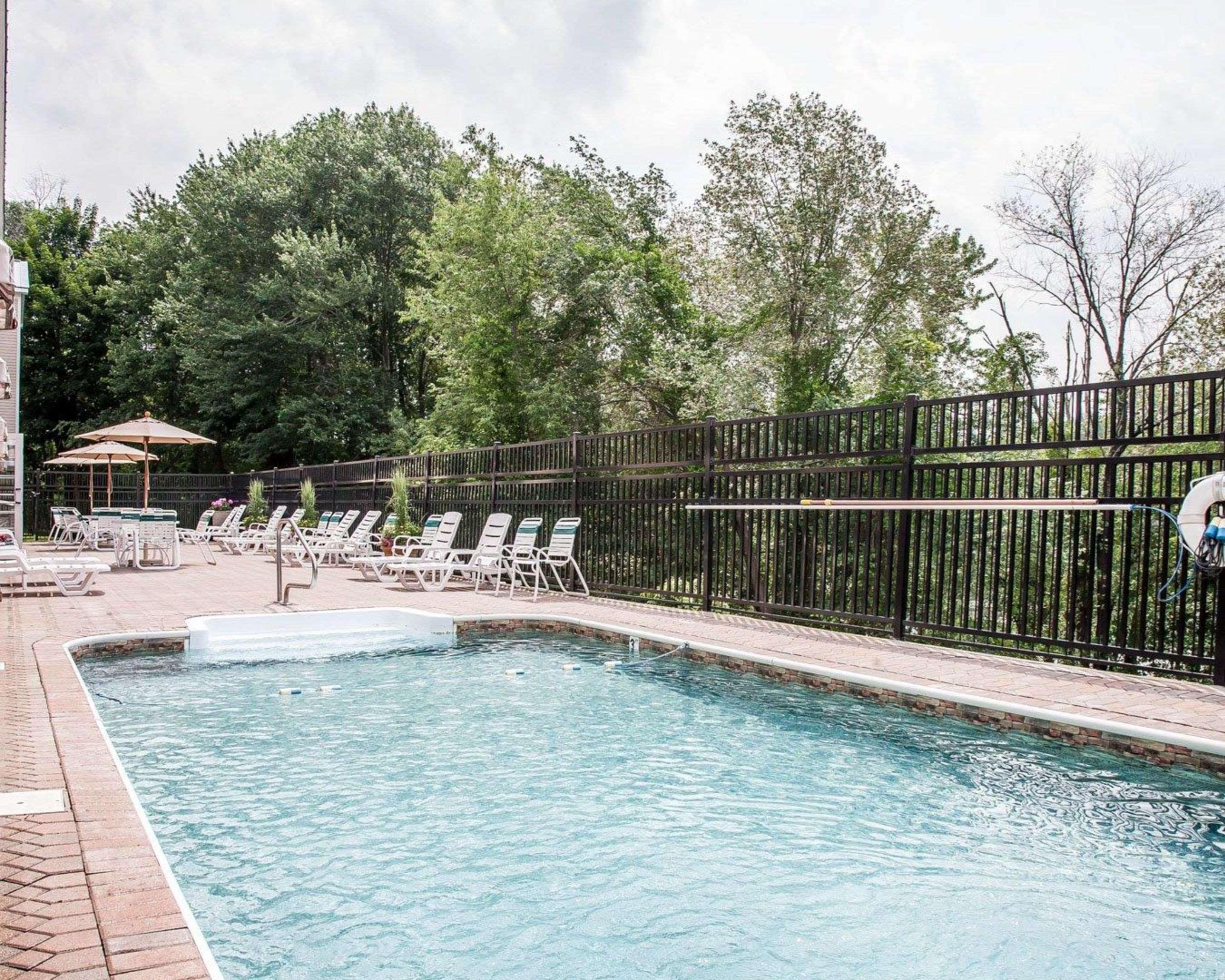 Comfort Inn & Suites Sturbridge-Brimfield المظهر الخارجي الصورة