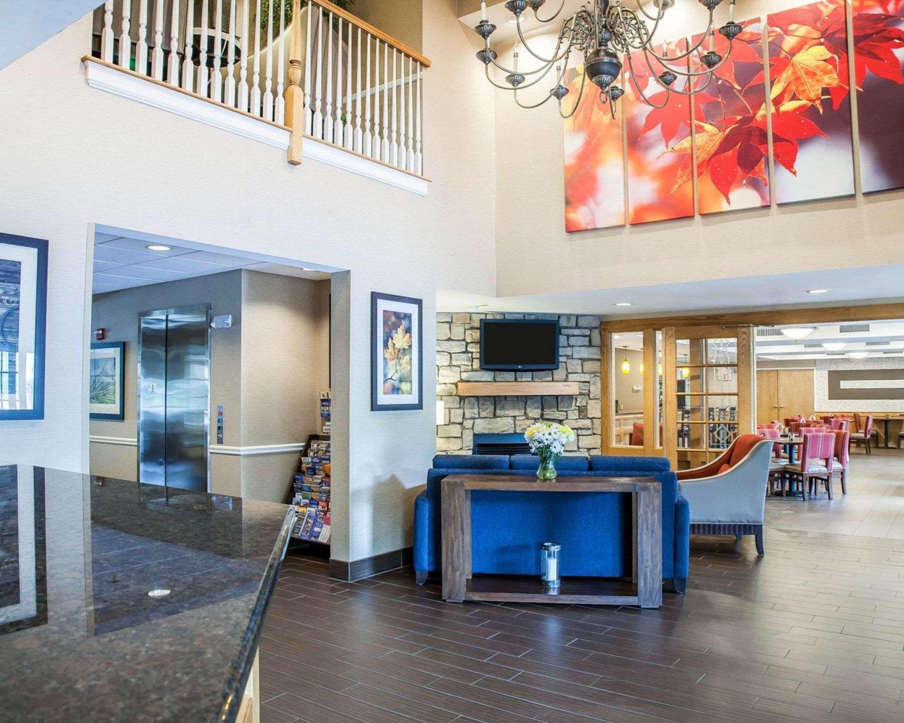 Comfort Inn & Suites Sturbridge-Brimfield المظهر الخارجي الصورة