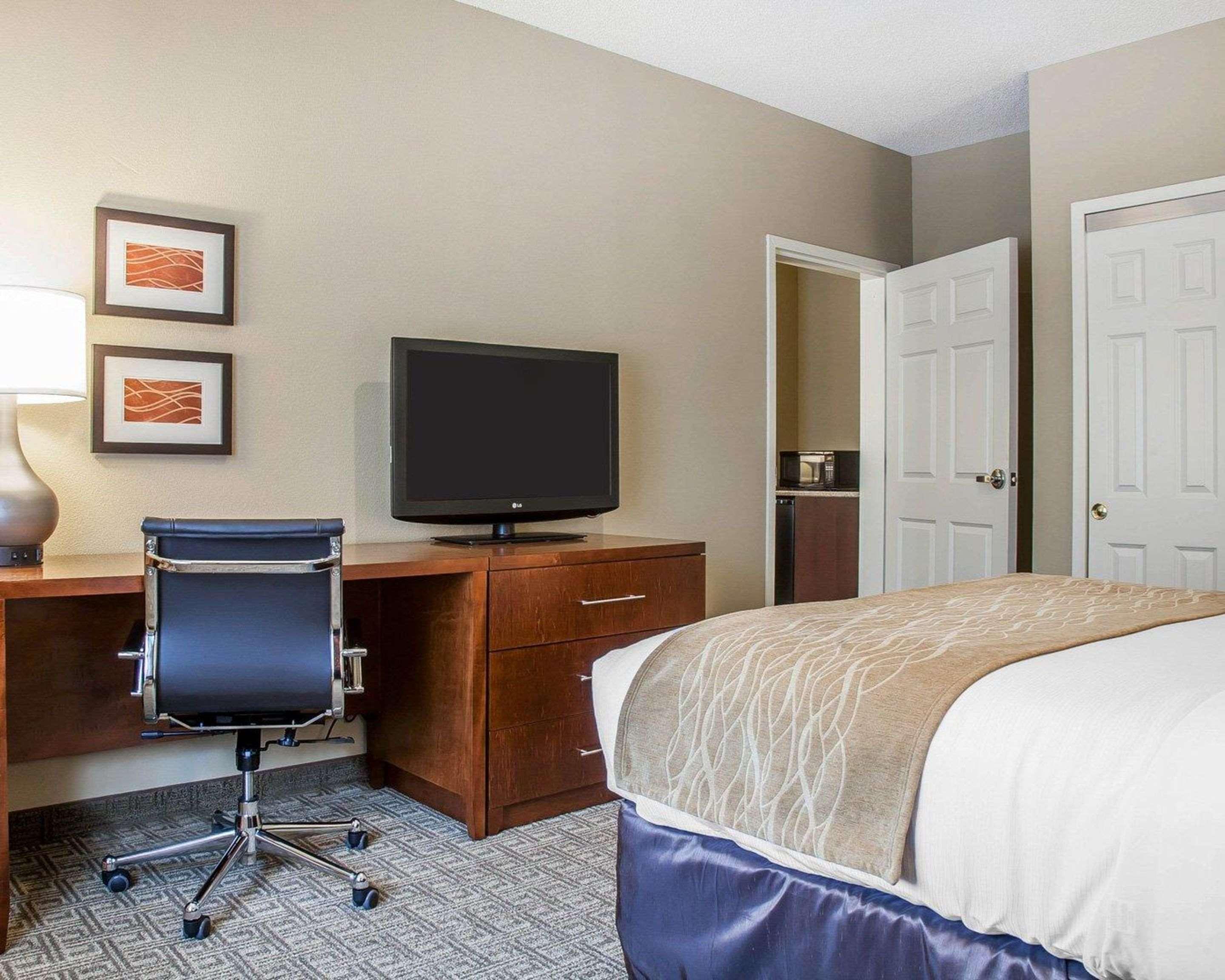 Comfort Inn & Suites Sturbridge-Brimfield المظهر الخارجي الصورة