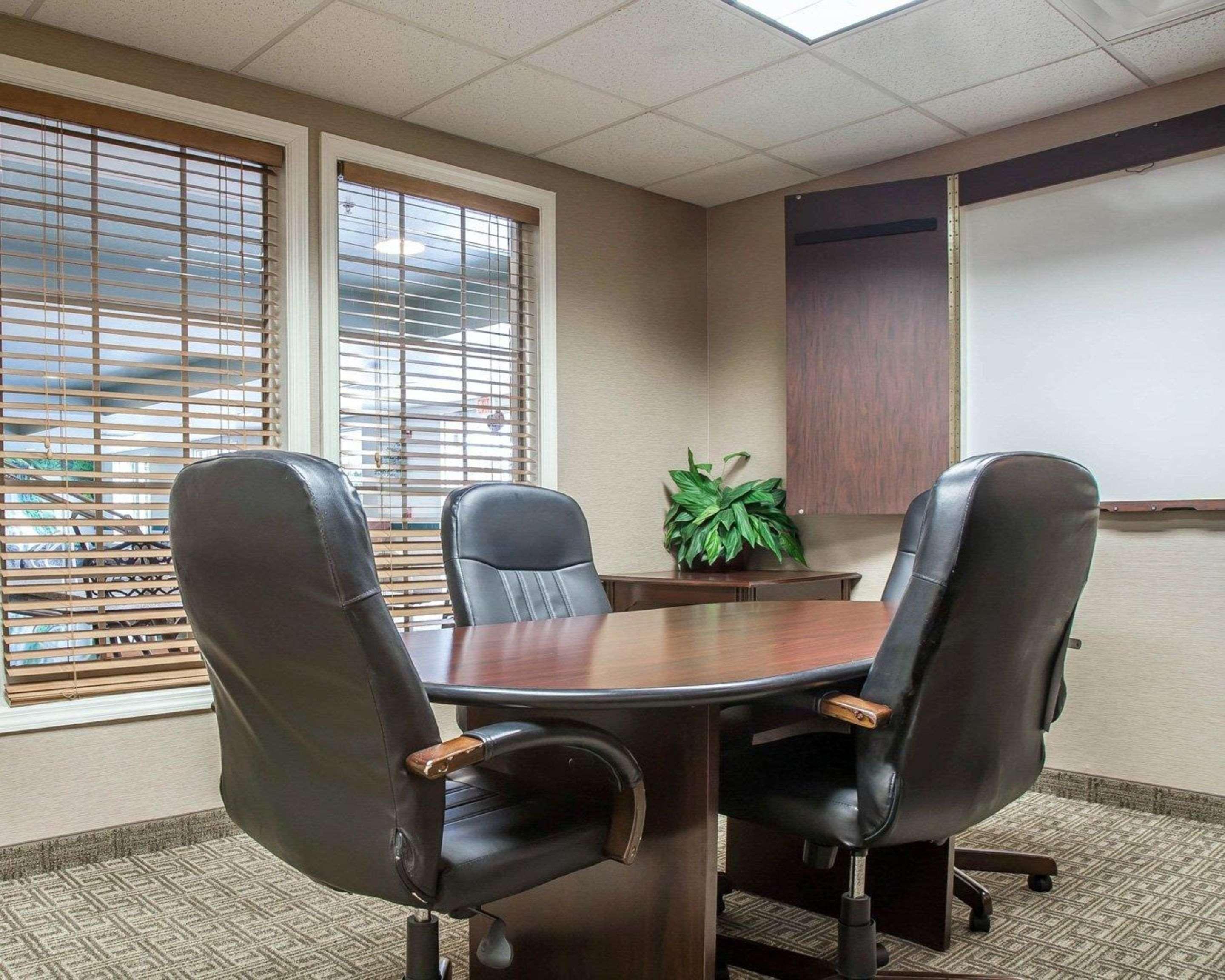 Comfort Inn & Suites Sturbridge-Brimfield المظهر الخارجي الصورة