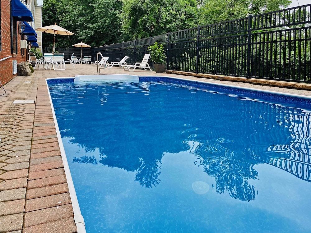Comfort Inn & Suites Sturbridge-Brimfield المظهر الخارجي الصورة
